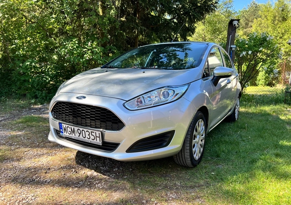 Ford Fiesta cena 31600 przebieg: 153000, rok produkcji 2016 z Milanówek małe 37